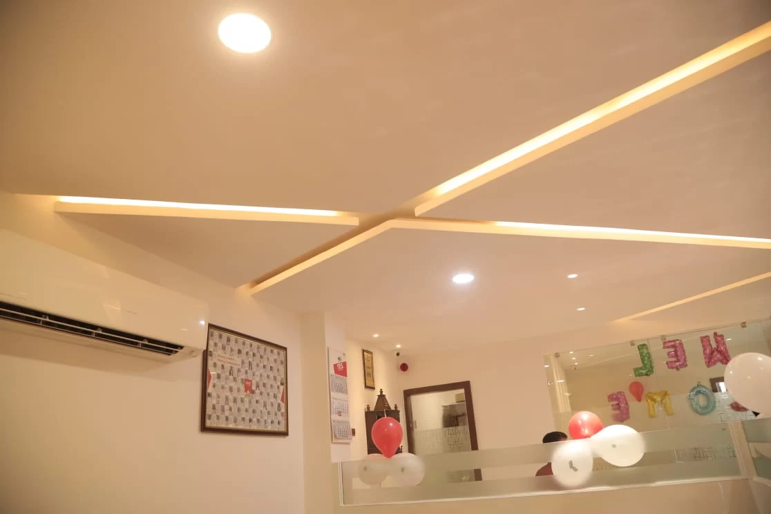 Lighting and ceiling detail